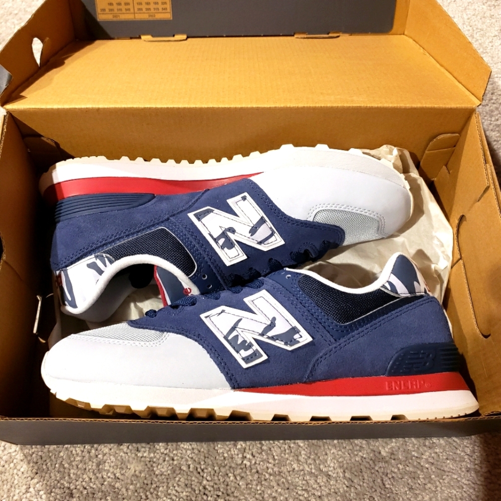 New Balance 574 Men's Blue & Burgundy Sneakers Size 9